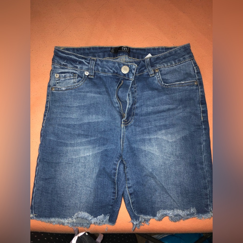 Women capris shorts size 5